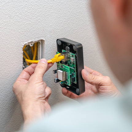 RAM Mounts Uni-Conn™ powered wanddock met PoE